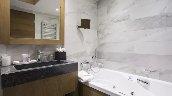 Superior bathroom