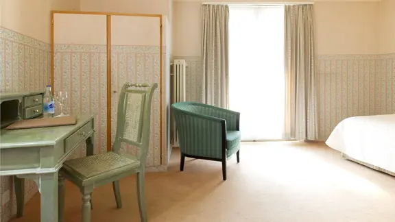 Classic Bedroom