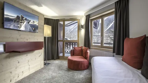 Superior bedroom