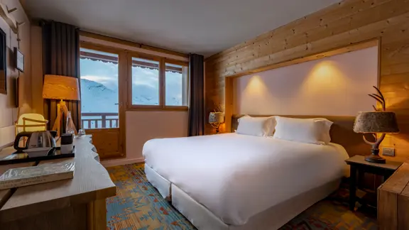 Standard bedroom