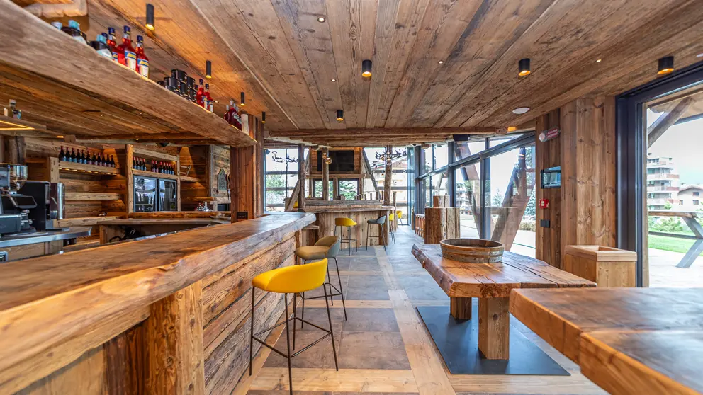 Inghams Italy Via Lattea Sauze D'oulx Hotel Avalanche Bar (6)