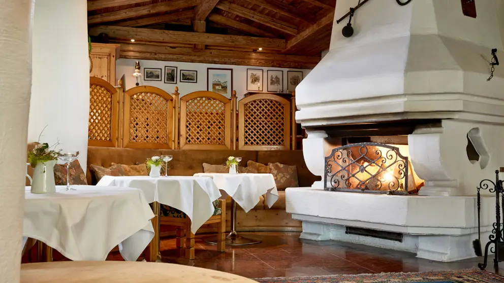 Hotel Romantik Zell Am See Fireplace
