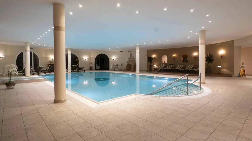 Waldhotel Doldenhorn Kandersteg Indoor Pool