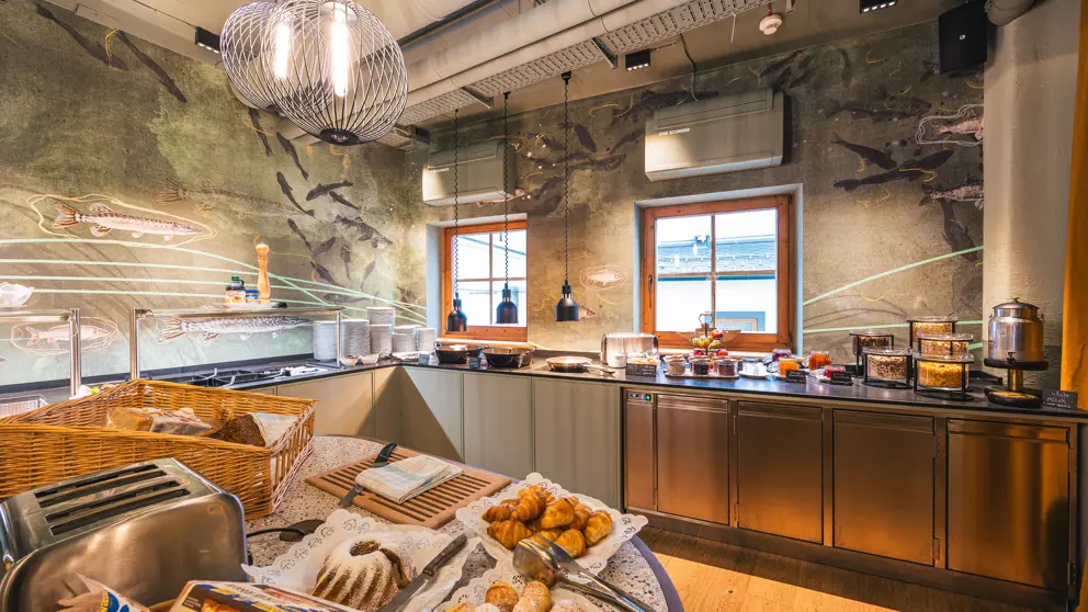 Hotel Fish Inn Zell Am See Breakfast Buffet