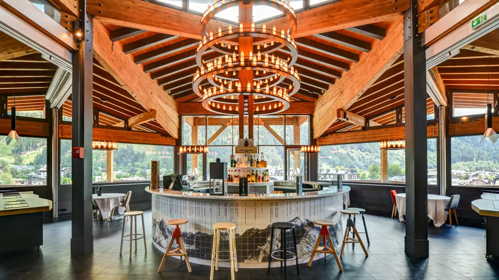 Hotel Alpina Chamonix Restaurant in summer