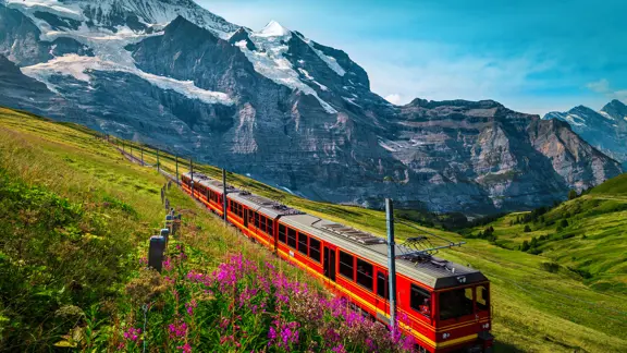 Wengen train travelling to Kleine Scheidegg