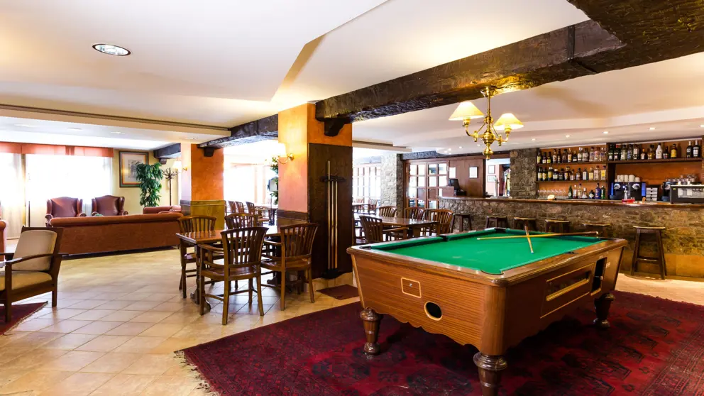 Hotel Himalaia Soldeu Bar Pool Table