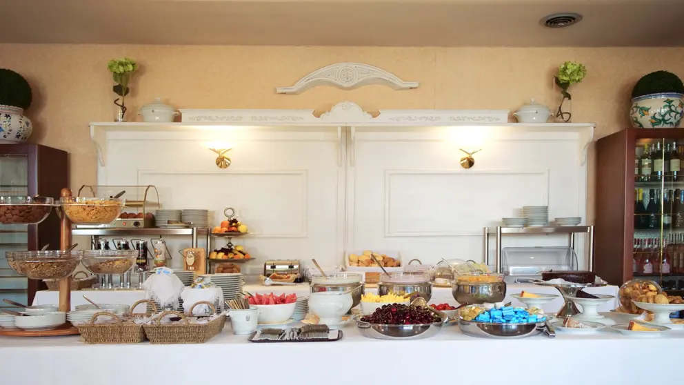 Hotel Garden Garda Breakfast Buffet