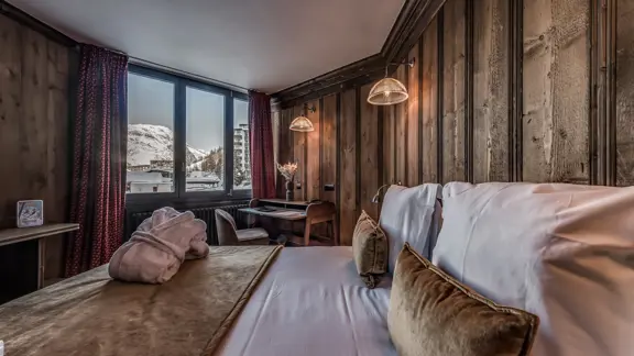 Standard bedroom
