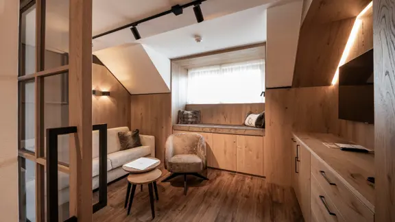 Postmeister room