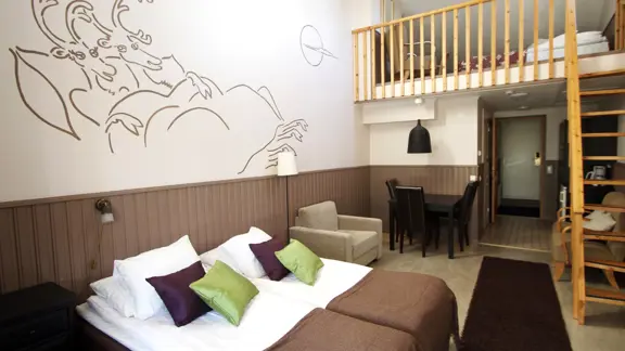 Family duplex room