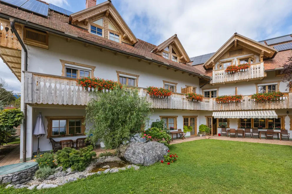 Garni Hotel Berc Bled exterior (2)
