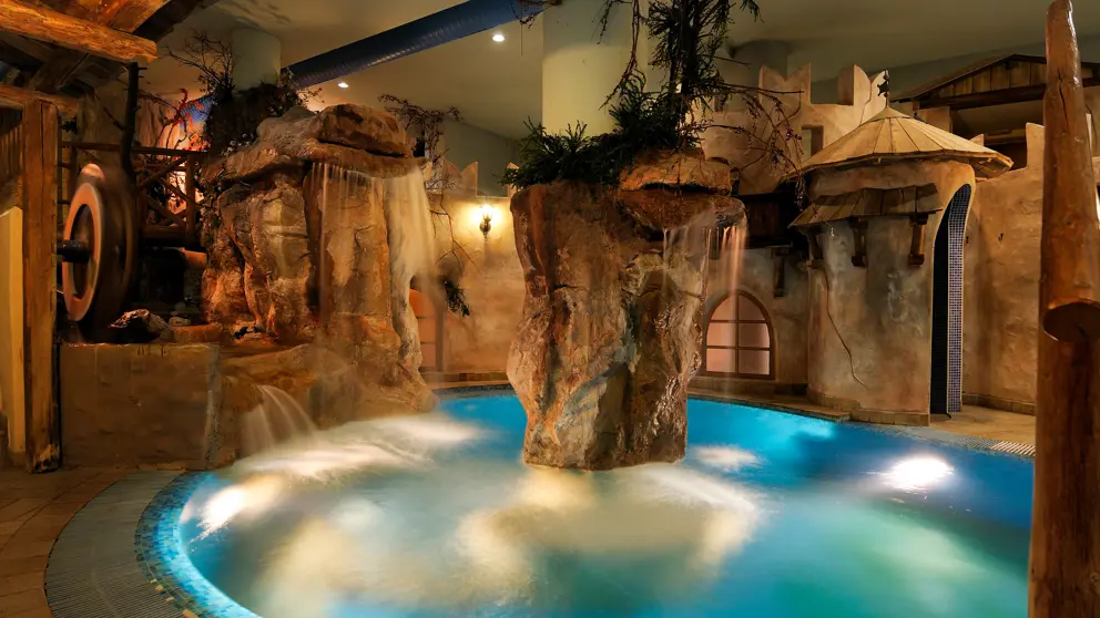 Inghams Italy Domolimtes Canazei Hotel La Perla Swimming Pool