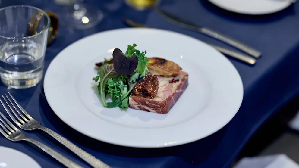 Hotel Grangettes Meribel Jacks Bar Food 3