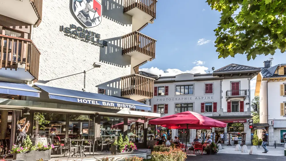 Hotel Pointe Isabelle Chamonix Bar Terrace Area