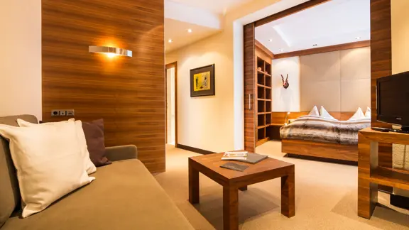 C1 suite