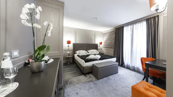 Prestige Room