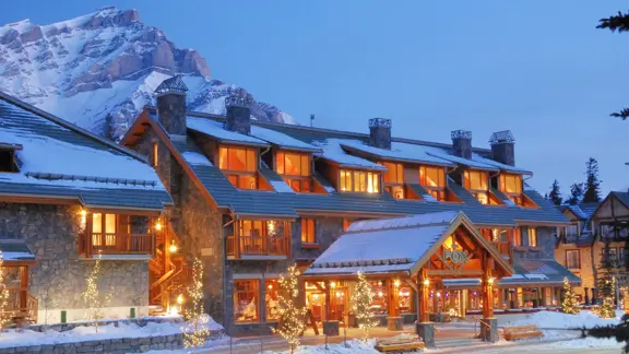 Fox Hotel And Suites Banff Exterior Winter