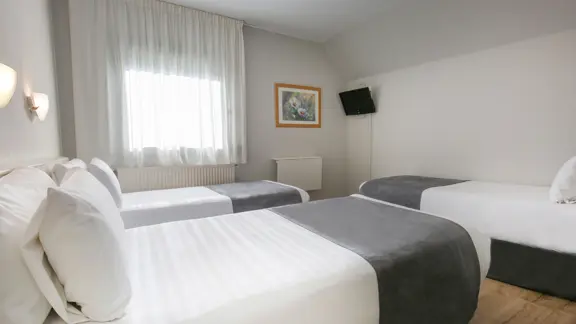 Triple bedroom