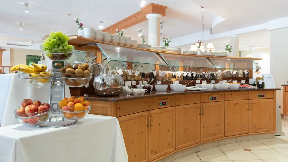 Hotel Kaiserhof Kitzbuhel Breakfast Buffet Copyright Michael Preschl 2
