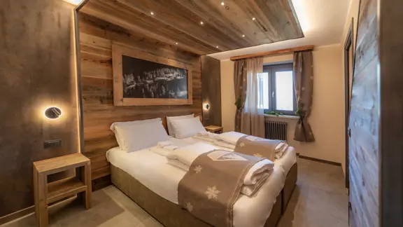 Standard bedroom