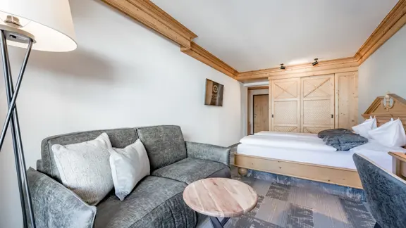 Zuckerhutl room